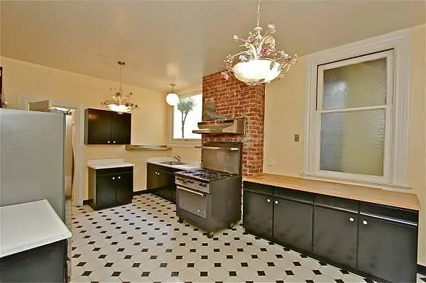 2398 Broadway St — Photo 17