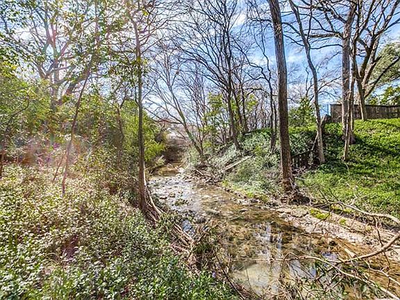 2nd image of 905 Creekdale Dr