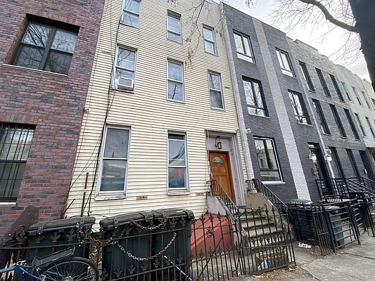 Rented by Premier Metro Realty Corp | media 13