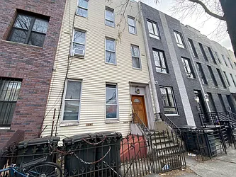 Rented by Premier Metro Realty Corp