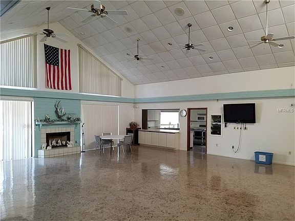 2nd image of 608 Chestnut Ln