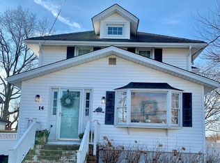 14 Wesley St, Monmouth Beach, NJ 07750