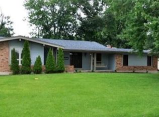 11934 Hidden Lake Dr, Saint Louis, MO 63138