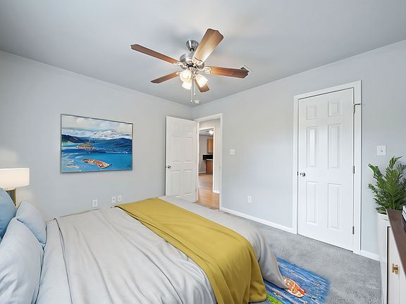 5th image of 4612 Bennett Ave #B