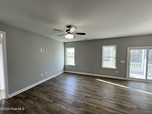 4th image of 101 Sagewood Drive