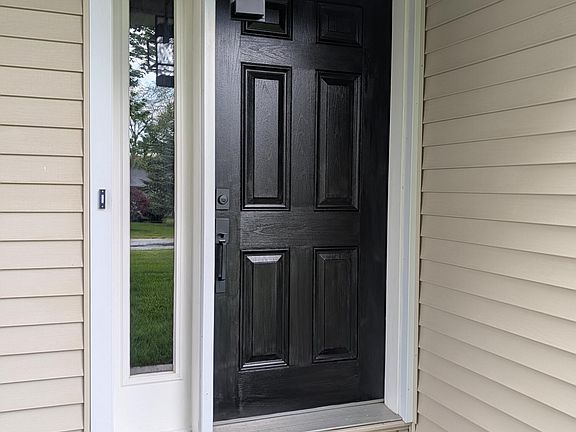 2nd image of 221 Duck Pond Rd