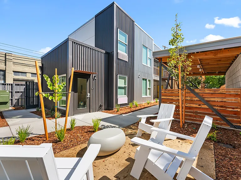 1221 C St — Photo 1