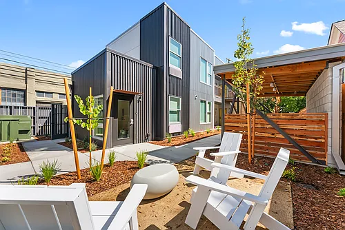 1221 C St Photo 1