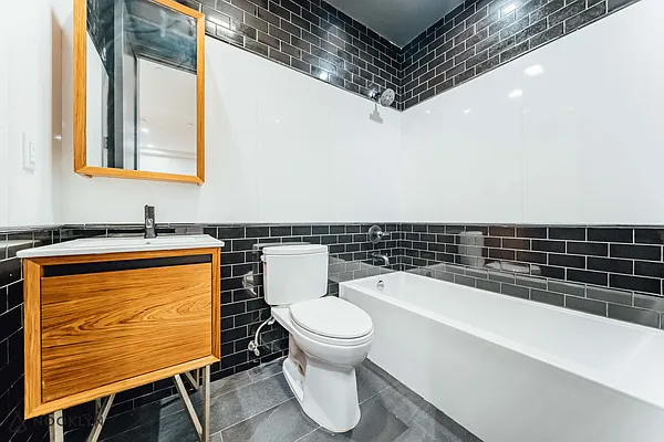 Rented by Nooklyn NYC LLC | media 21