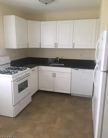 105 Pitney Pl — Photo 7