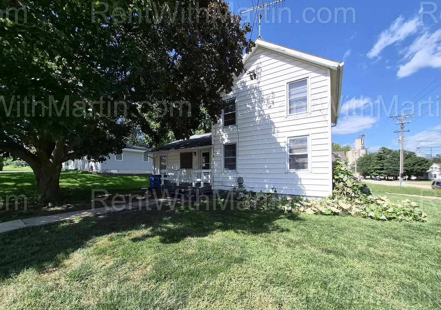 For Rent- 501 D Avenue, Grundy Center — Photo 1