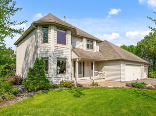 8141 Peony Ln N, Maple Grove, MN 55311