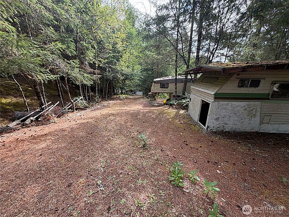 5th image of 397 NE Larson Lake Road