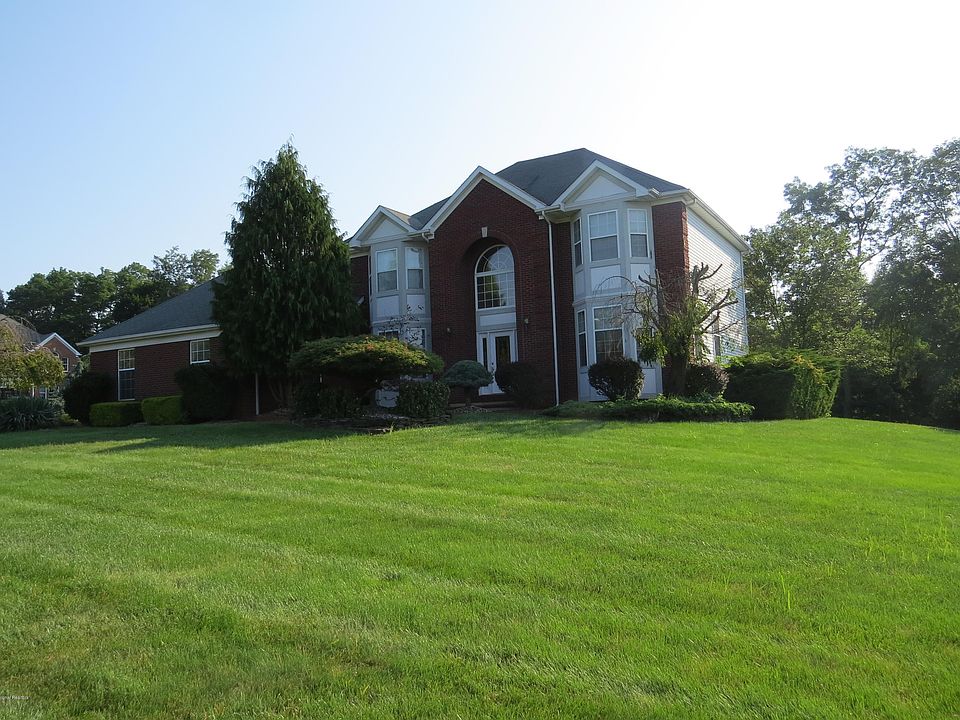 1st image of 90 Canterbury Dr