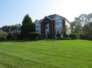 90 Canterbury Dr, Freehold, NJ 07728