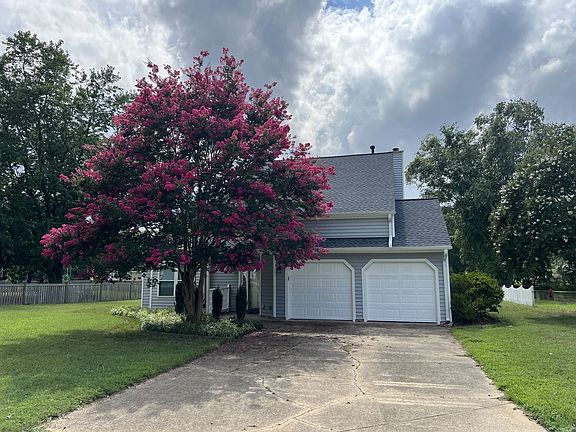 2nd image of 101 N Lakeland Cres