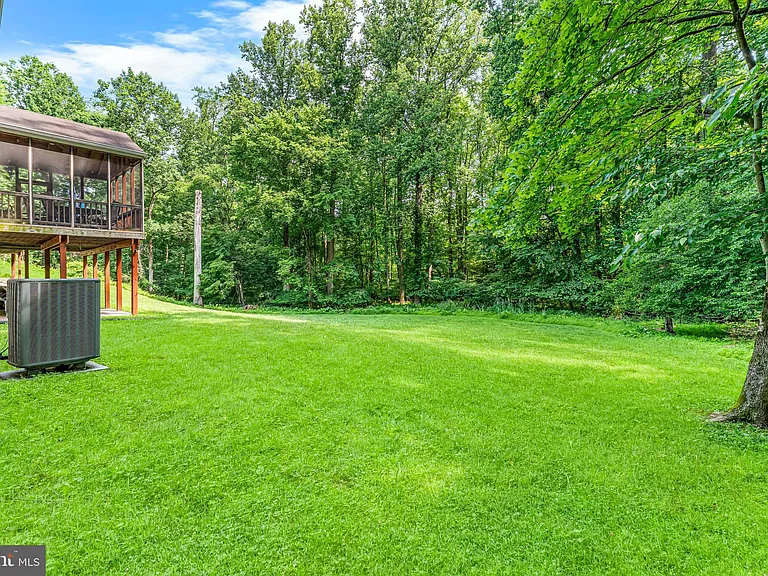 10870 Hammond Dr — Photo 50