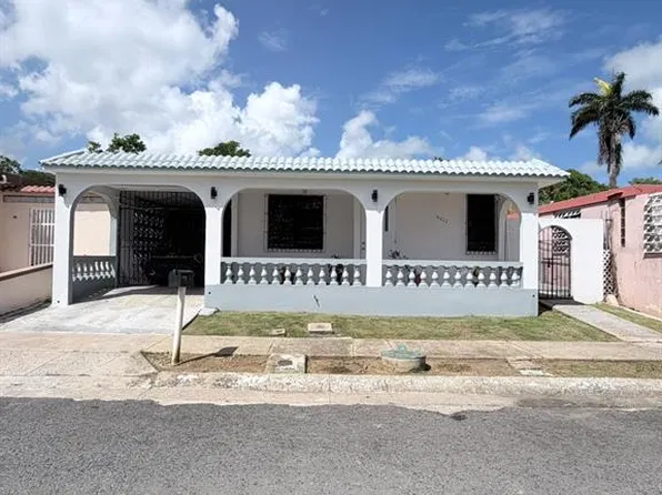 22 E-14, LUQUILLO, PR 00773