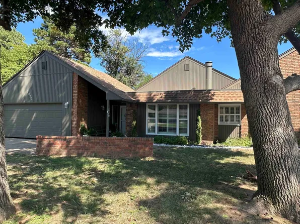 1820 Surrey Ln, Enid, OK 73703