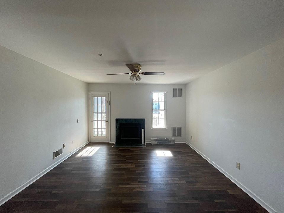 1st image of 2204 Waters Edge Dr #2204