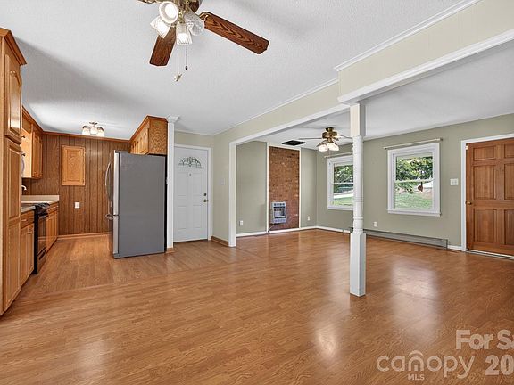 5th image of 312 Turner St