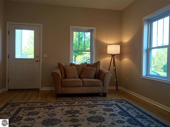 4th image of 821 Traditions Dr #3
