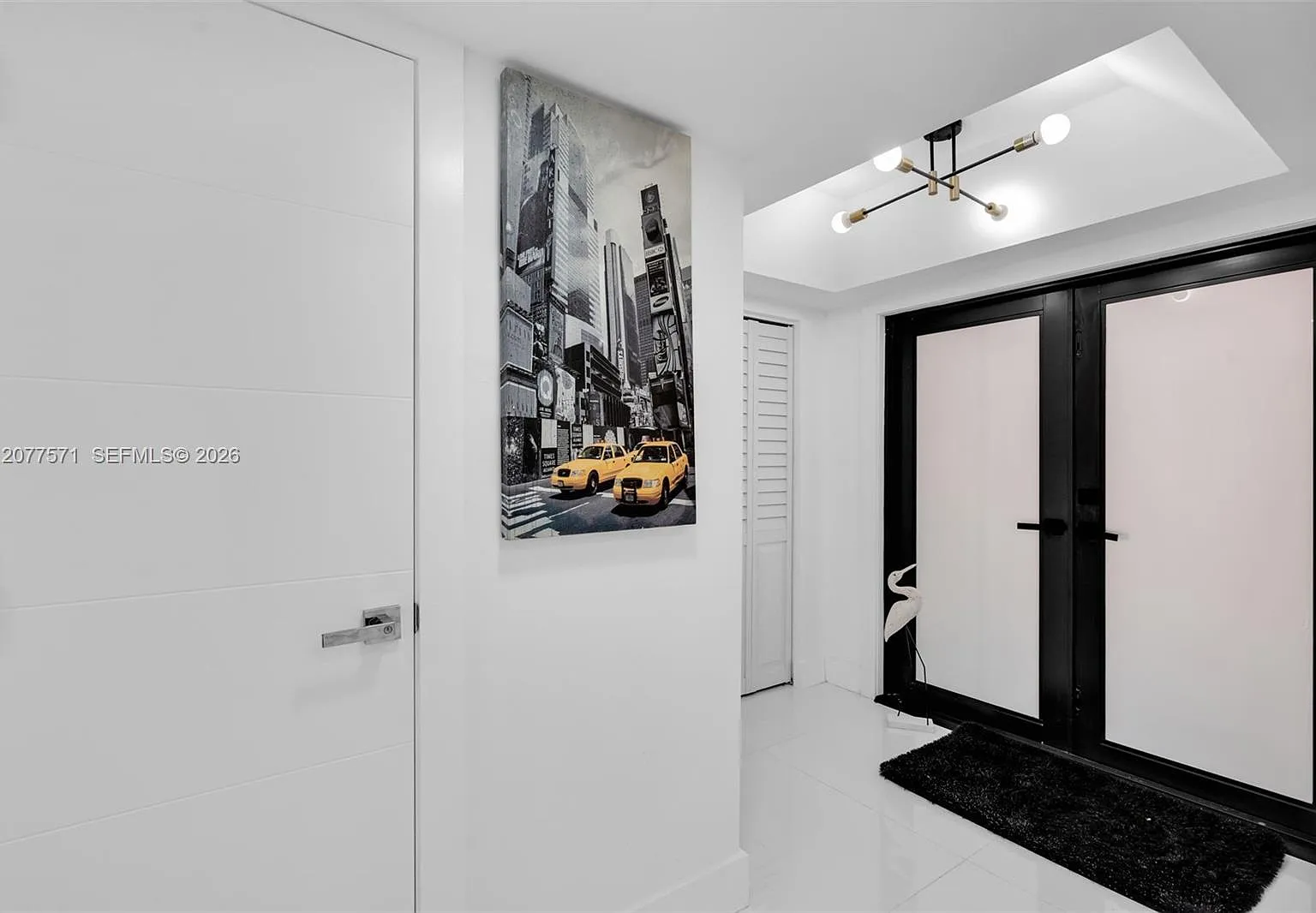 3 bed, 1983 sqft, $4,300 — Photo 1