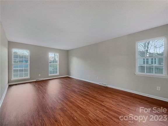 5th image of 9400 Stately Oak Ln