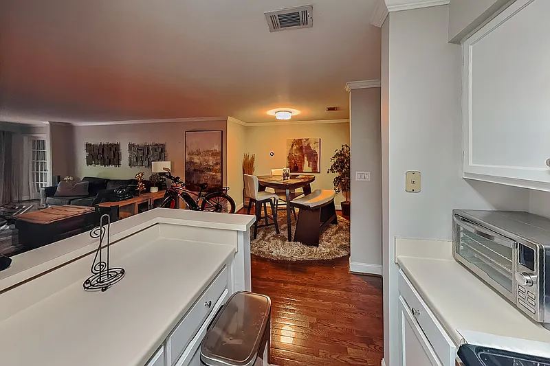 2 bed, 2.0 bath, 1249 sqft, $2,450 — Photo 4