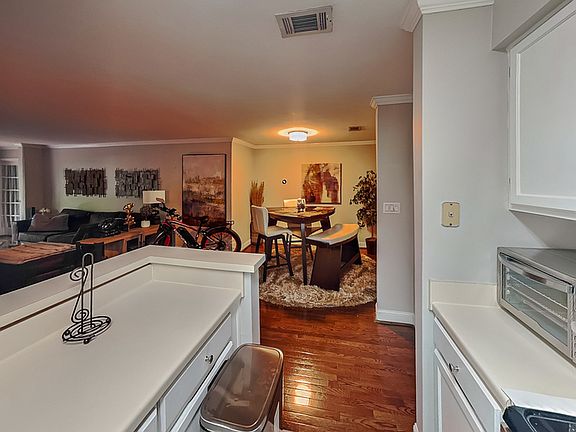 4th image of 3104 Pine Heights Dr NE Unit 3104