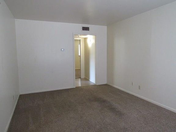 4th image of 4817 Lavaca Dr