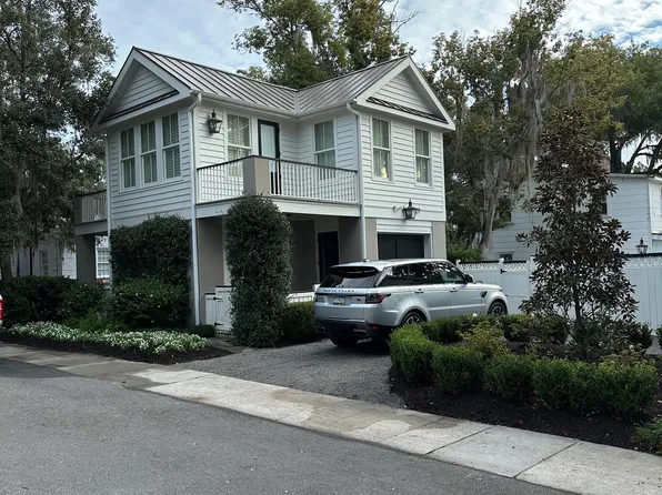 417 Newcastle St, Beaufort, SC 29902