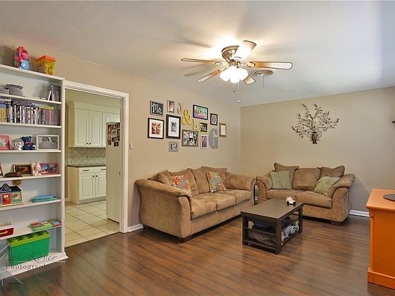 5th image of 3673 N 9th St