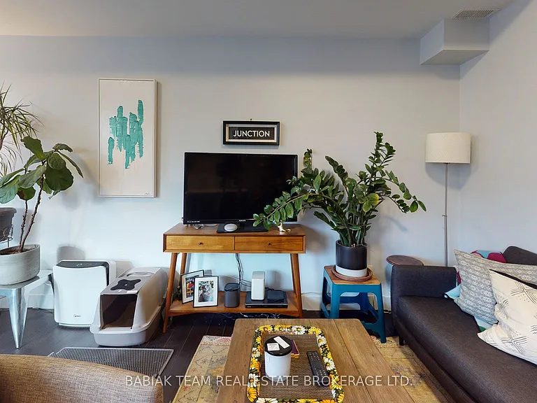 332 High Park Ave #203 — Photo 7