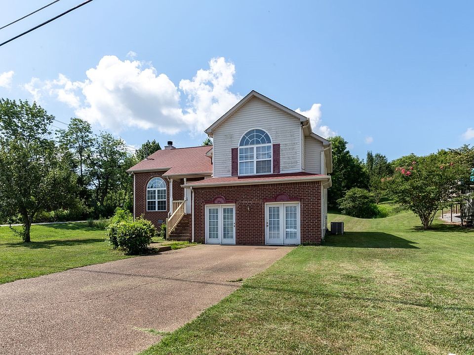 1st image of 2101 Debbie Ln