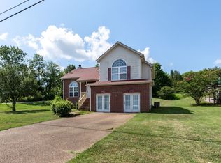 2101 Debbie Ln, La Vergne, TN 37086