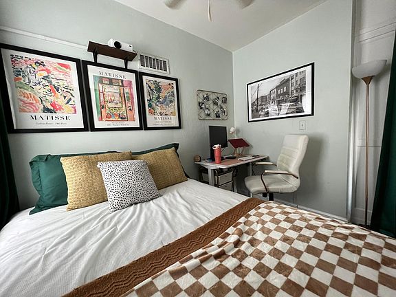 5th image of 108 N Patrick St #1