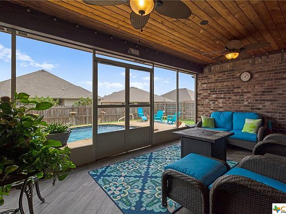 2nd image of 2117 Briar Hollow Dr
