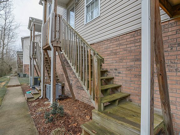 3rd image of 2305 S Greenwood Dr APT 27