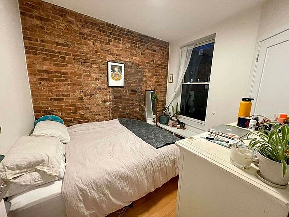 3rd image of 1390 Bedford Ave #3