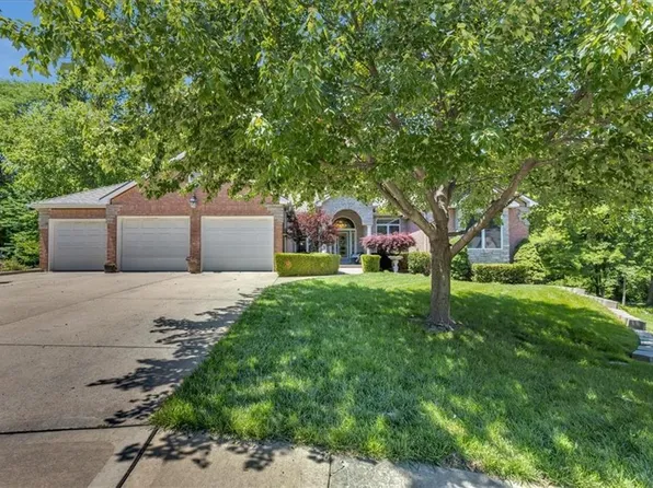 10804 Washington Ct, Kansas City, MO 64114