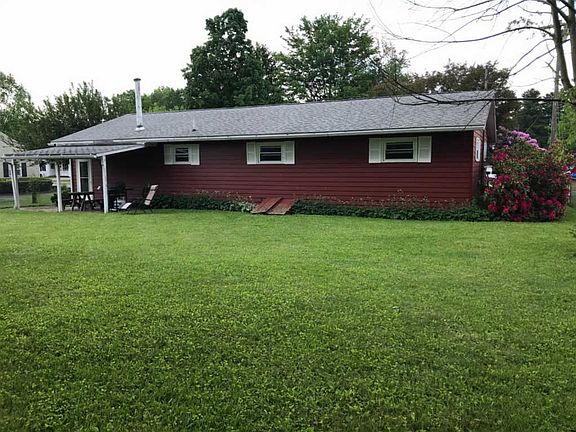 4th image of 7 Bolton Dr