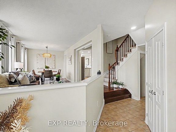 4th image of 2100 Melette Cres