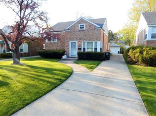 5930 Capulina Ave, Morton Grove, IL 60053