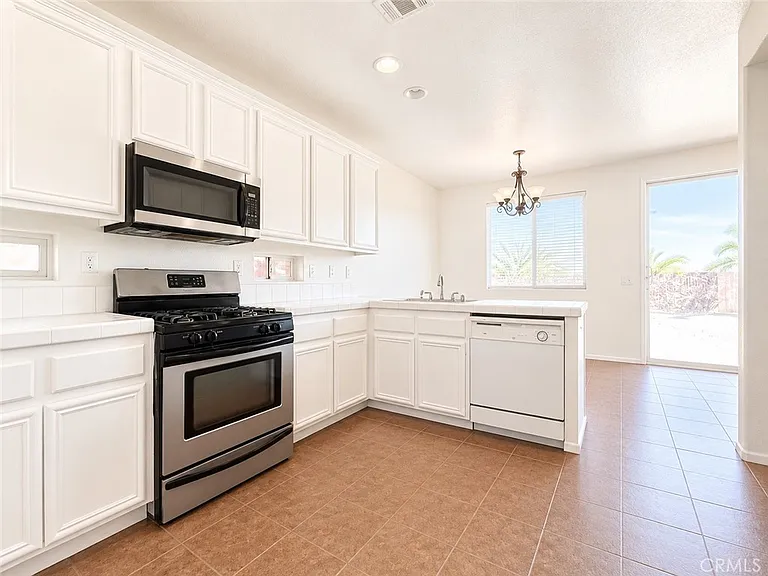 14444 Moon Valley St — Photo 9