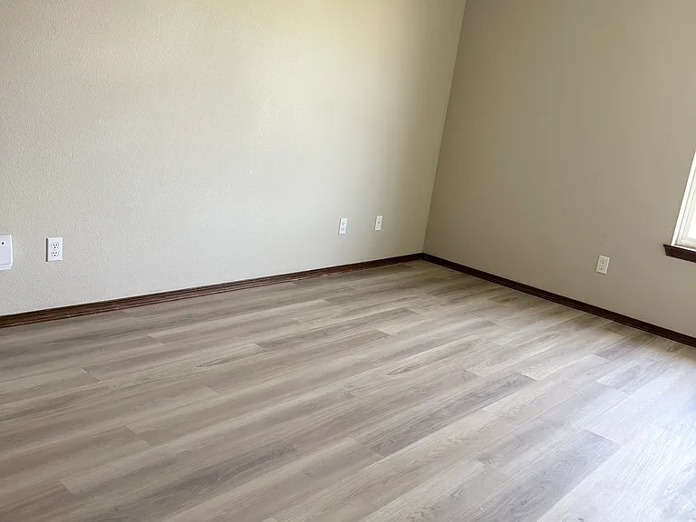 202 Foxglove St — Photo 21