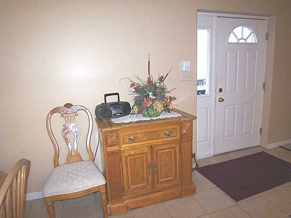 4th image of 34 Elena Ave Unit 34