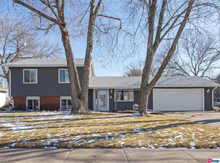 825 S East St, Valley, NE 68064