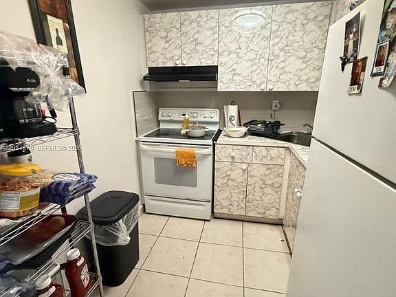 5th image of 606 W 81st St APT 202