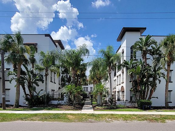 4th image of 623 Casabella Cir #623